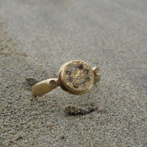 Engagement ring. 14K Yellow gold ring with 0.08ct Diamond Champagne color. - Picture 2 of 16